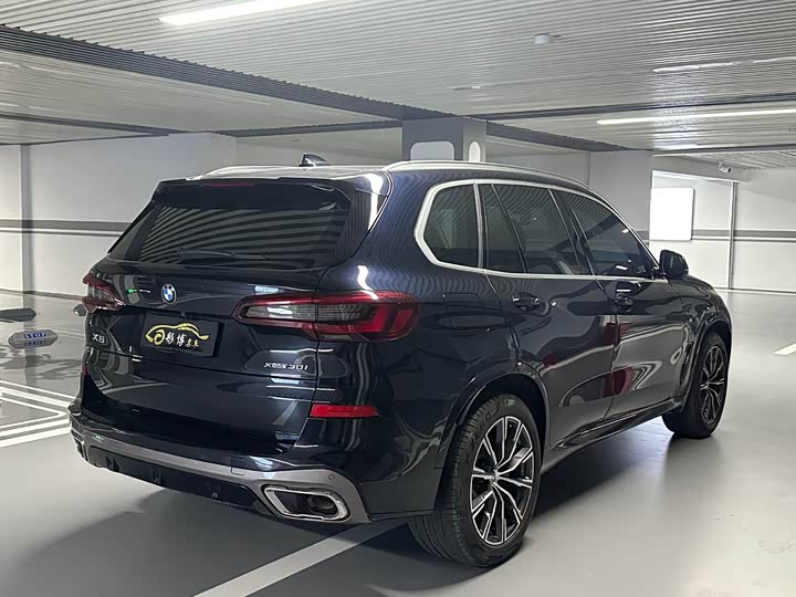 Фото 29 - BMW X5