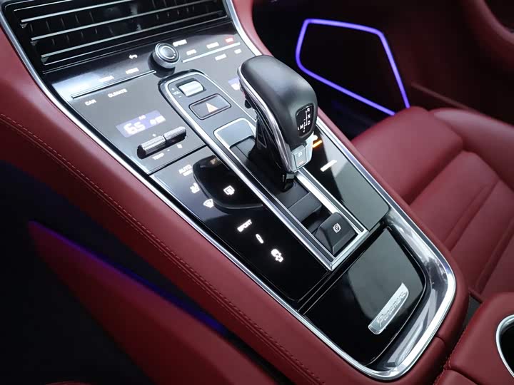 Фото 14 - Porsche Panamera