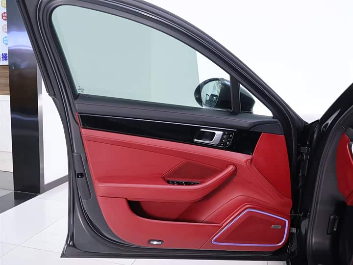 Фото 20 - Porsche Panamera