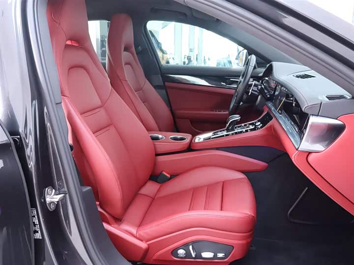 Фото 22 - Porsche Panamera