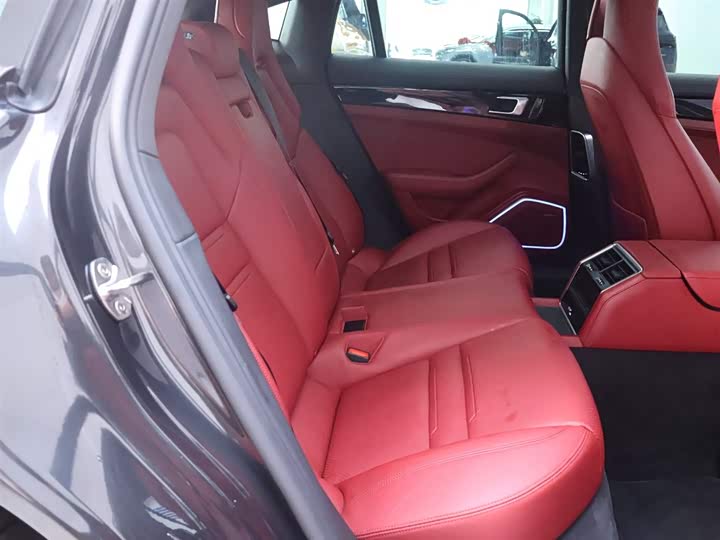 Фото 23 - Porsche Panamera