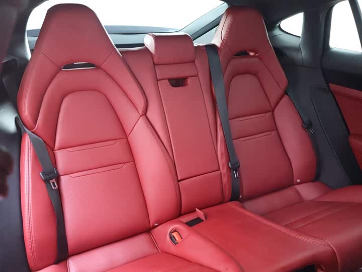 Фото 24 - Porsche Panamera