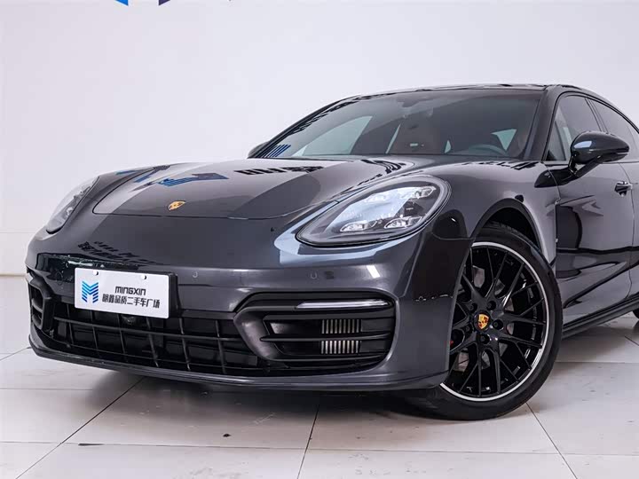 Фото 3 - Porsche Panamera
