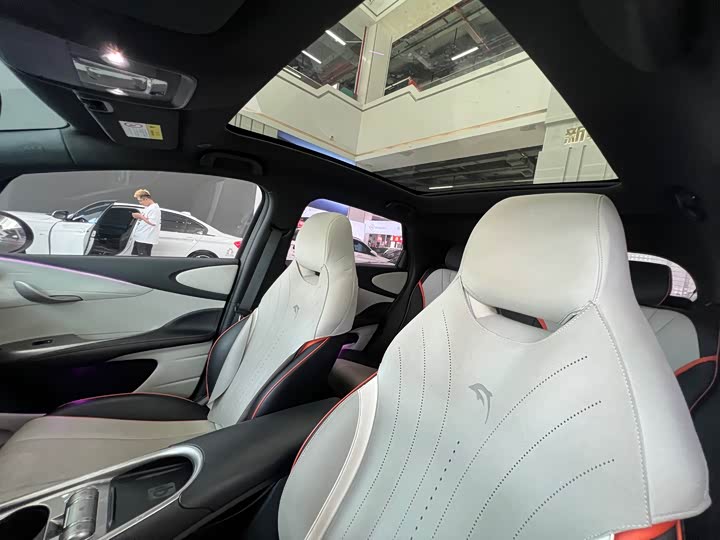 Фото 17 - BYD Dolphin