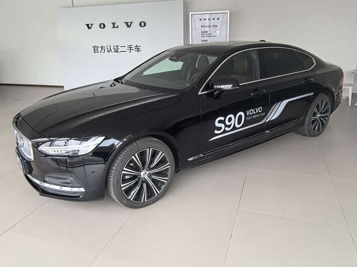 Фото 1 - Volvo S90