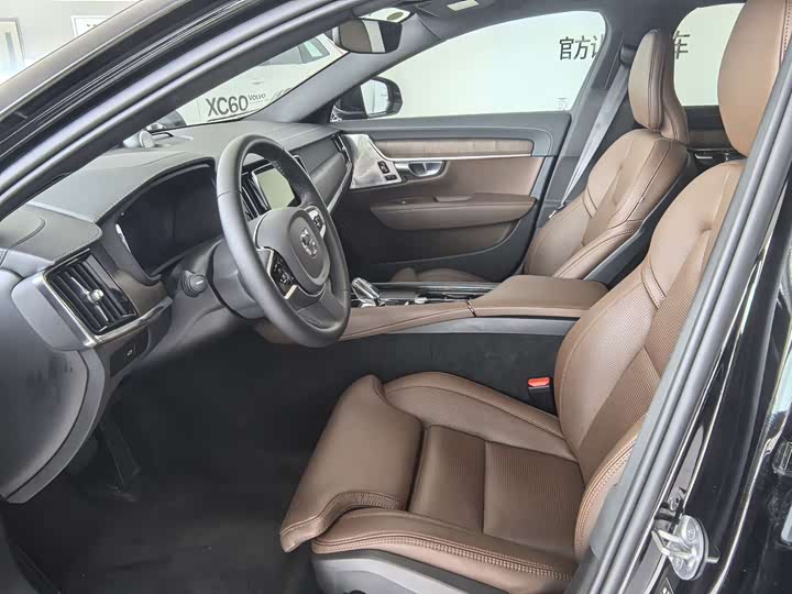 Фото 3 - Volvo S90