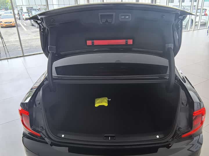 Фото 6 - Volvo S90