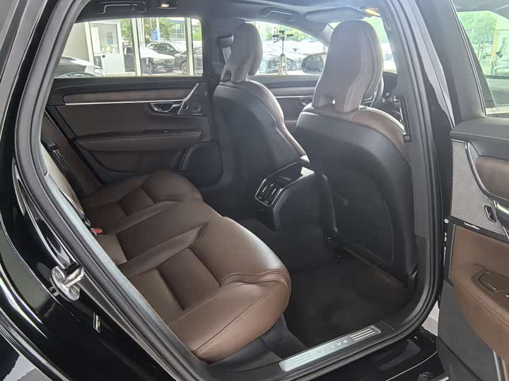 Фото 7 - Volvo S90
