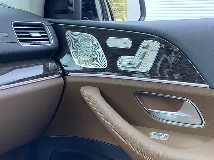 Фото 32 - Mercedes-Benz GLE-Class