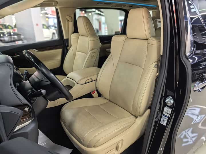 Фото 12 - Toyota Alphard