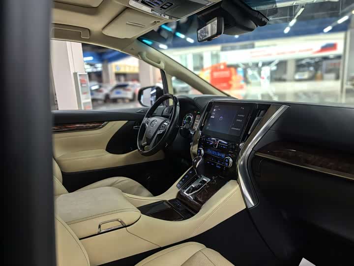 Фото 16 - Toyota Alphard