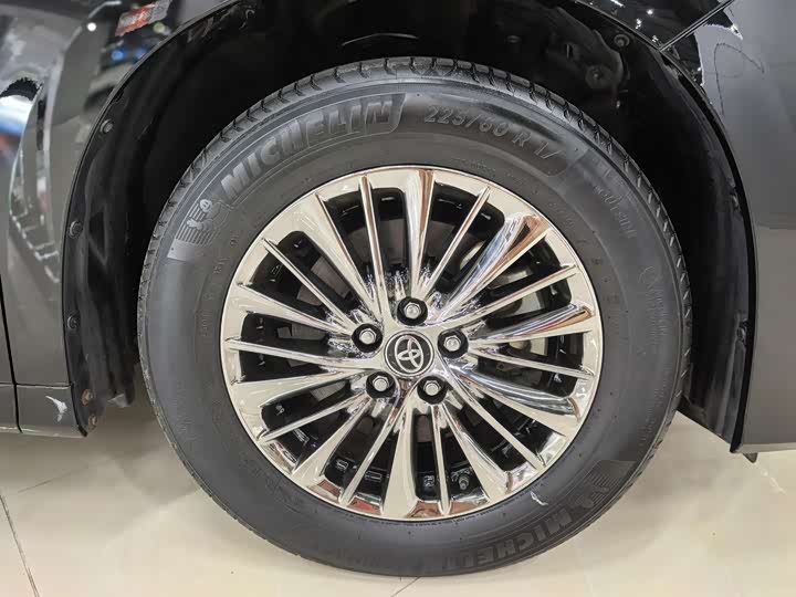 Фото 18 - Toyota Alphard