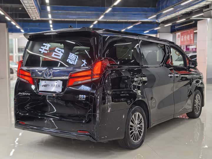 Фото 4 - Toyota Alphard