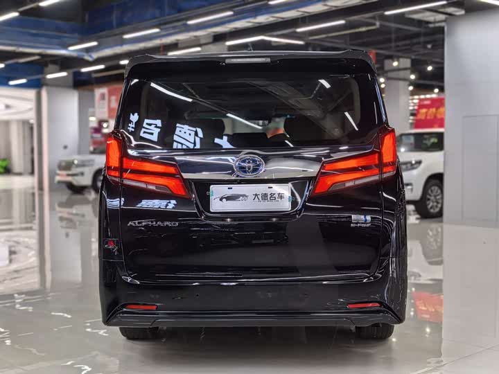 Фото 5 - Toyota Alphard