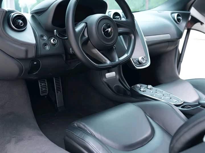 Фото 10 - McLaren GT