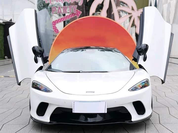 Фото 3 - McLaren GT