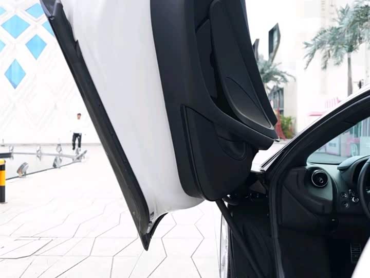 Фото 7 - McLaren GT