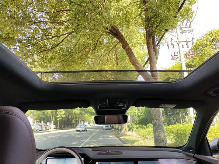 Фото 18 - Geely Monjaro