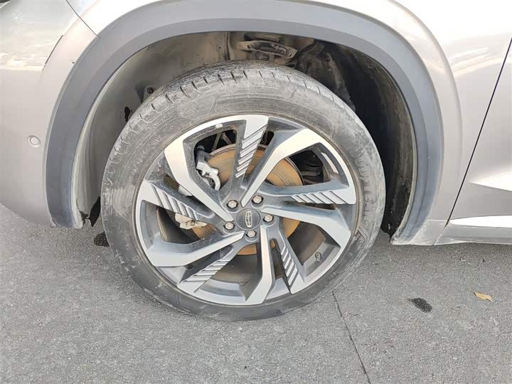 Фото 23 - Geely Monjaro