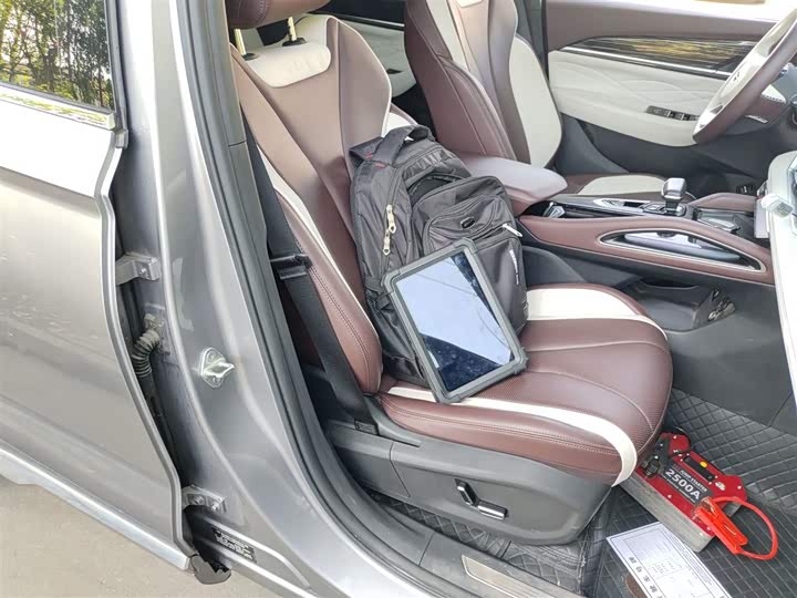 Фото 25 - Geely Monjaro