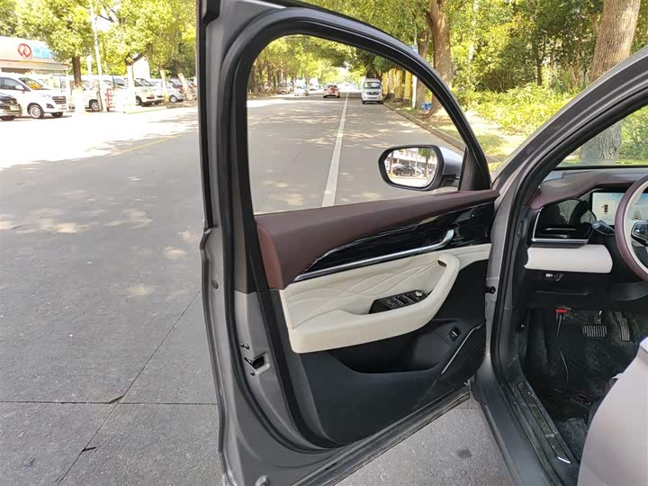 Фото 28 - Geely Monjaro