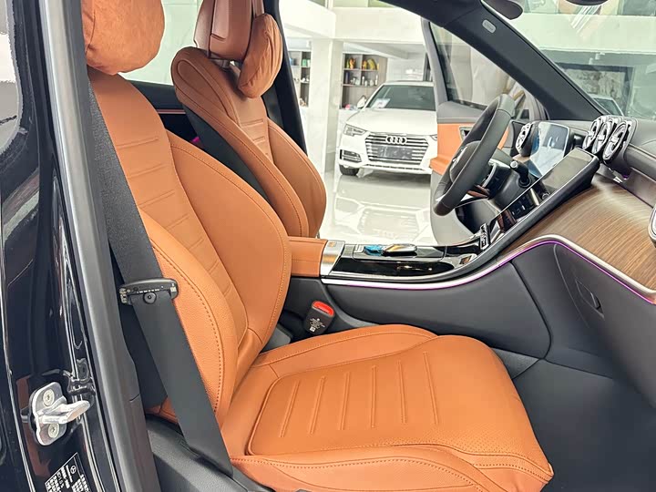 Фото 16 - Mercedes-Benz GLC-Class