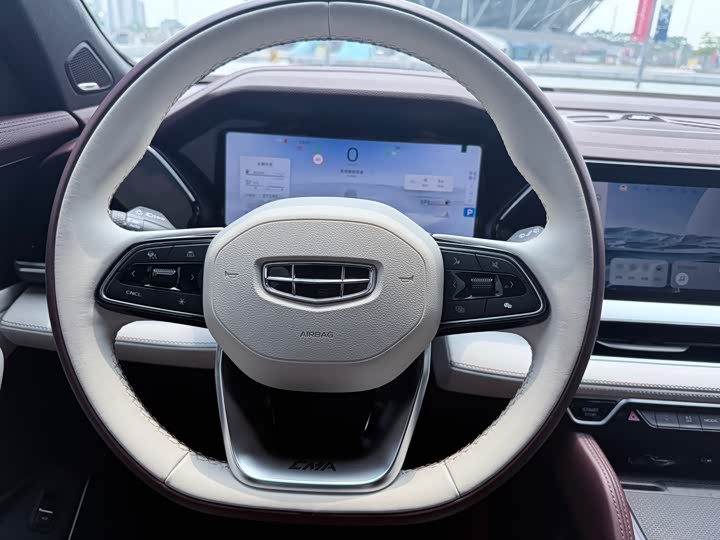 Фото 14 - Geely Monjaro