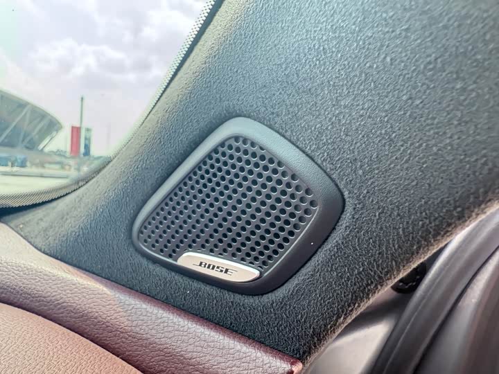 Фото 21 - Geely Monjaro