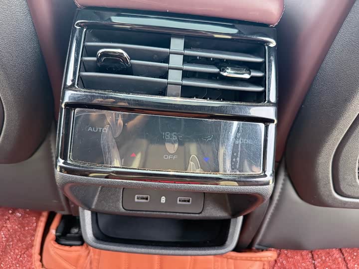 Фото 23 - Geely Monjaro