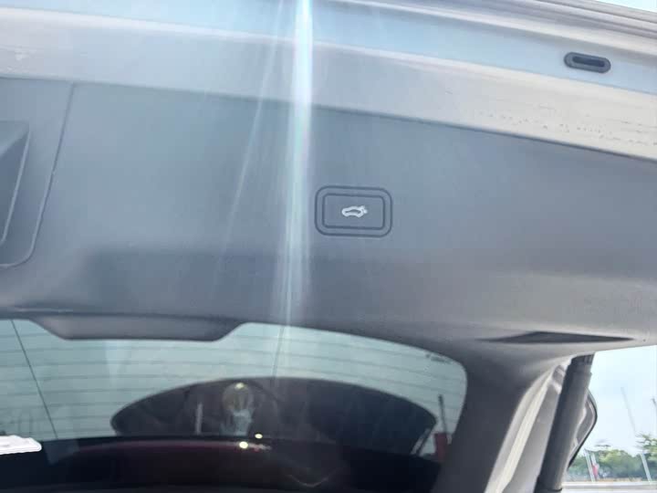 Фото 25 - Geely Monjaro