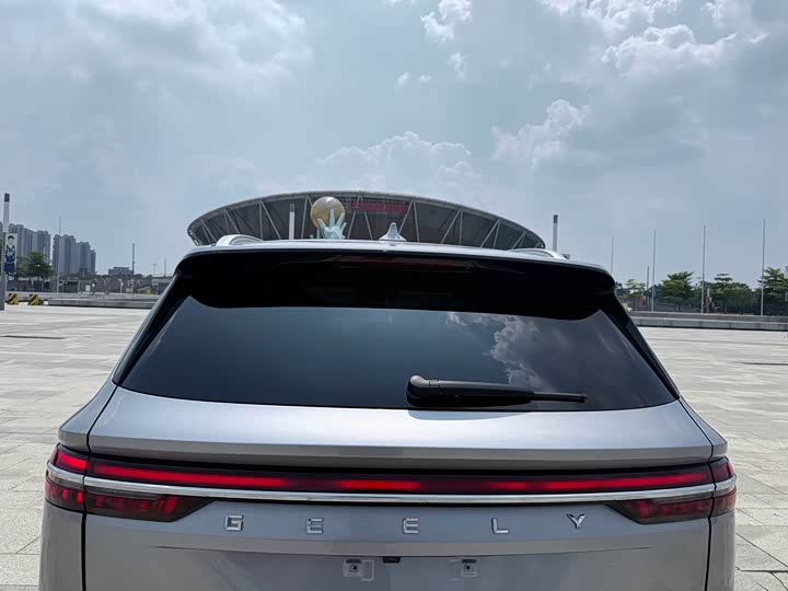 Фото 29 - Geely Monjaro