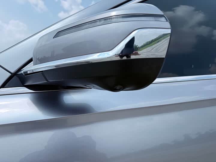 Фото 7 - Geely Monjaro