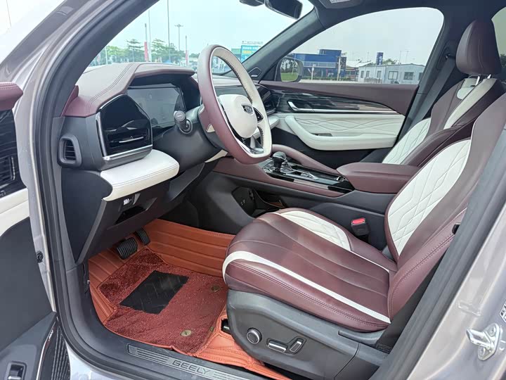 Фото 8 - Geely Monjaro