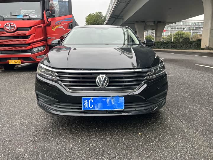 Фото 2 - Volkswagen Lavida