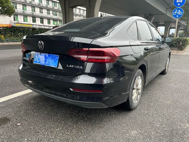 Фото 4 - Volkswagen Lavida