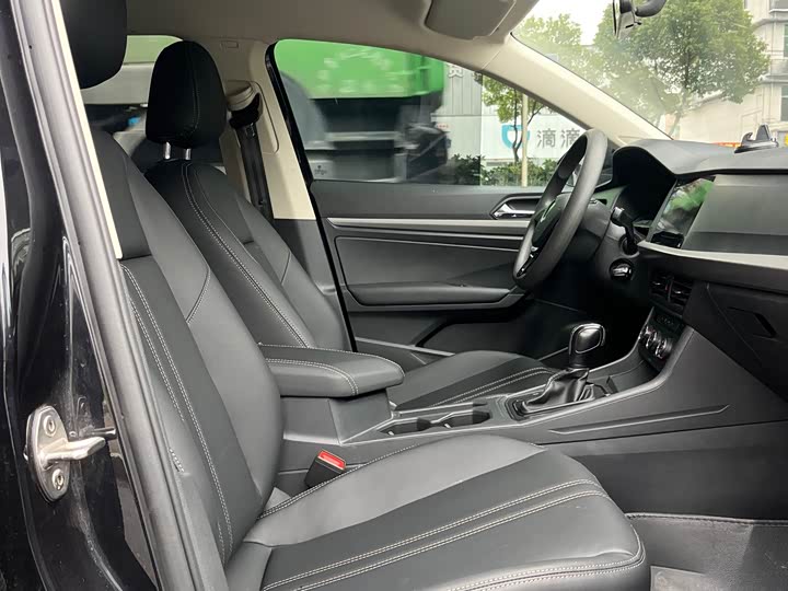 Фото 9 - Volkswagen Lavida