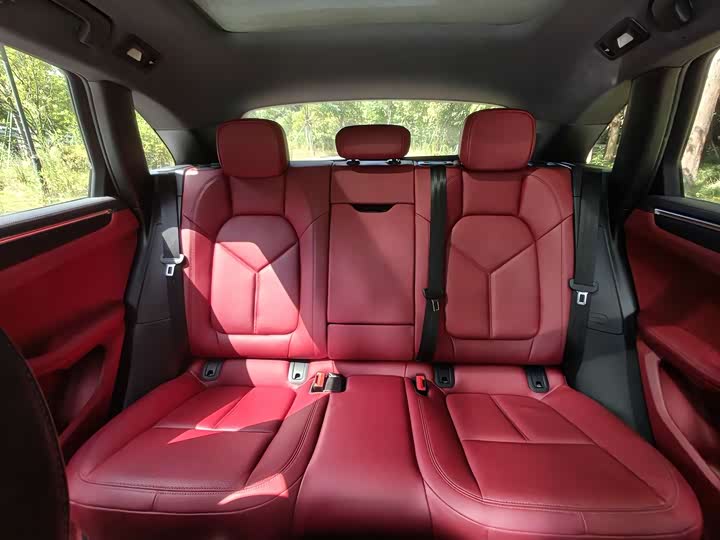 Фото 13 - Porsche Macan