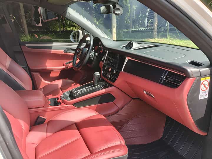 Фото 14 - Porsche Macan