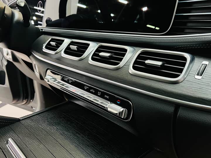 Фото 18 - Mercedes-Benz GLS-Class