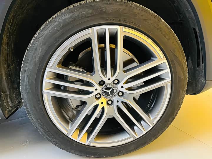 Фото 20 - Mercedes-Benz GLS-Class