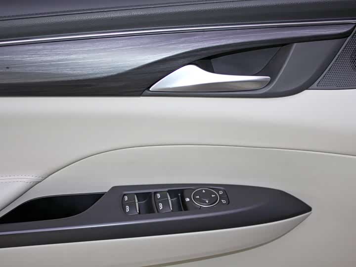 Фото 10 - Buick GL8 ES