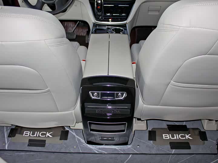 Фото 20 - Buick GL8 ES