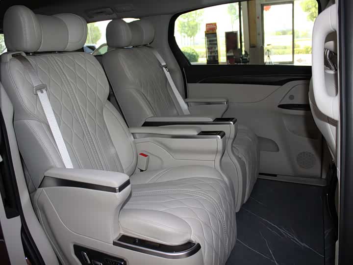 Фото 28 - Buick GL8 ES