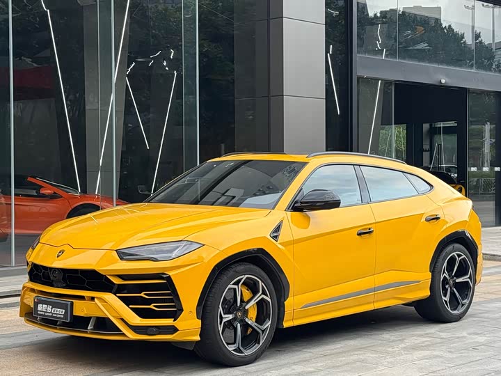 Фото 1 - Lamborghini Urus