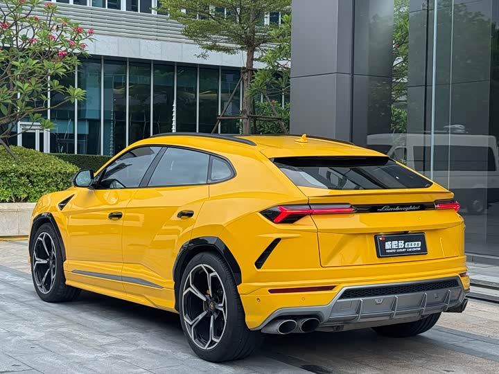 Фото 16 - Lamborghini Urus