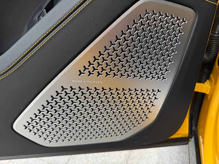 Фото 9 - Lamborghini Urus