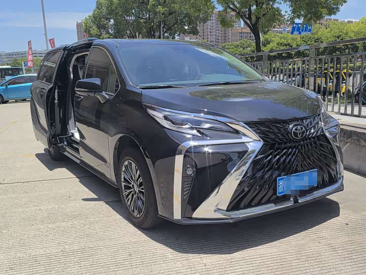 Фото 1 - Toyota Sienna