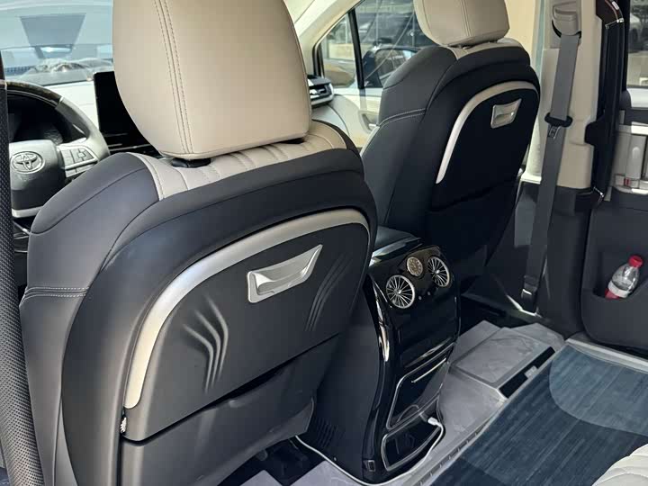 Фото 6 - Toyota Sienna