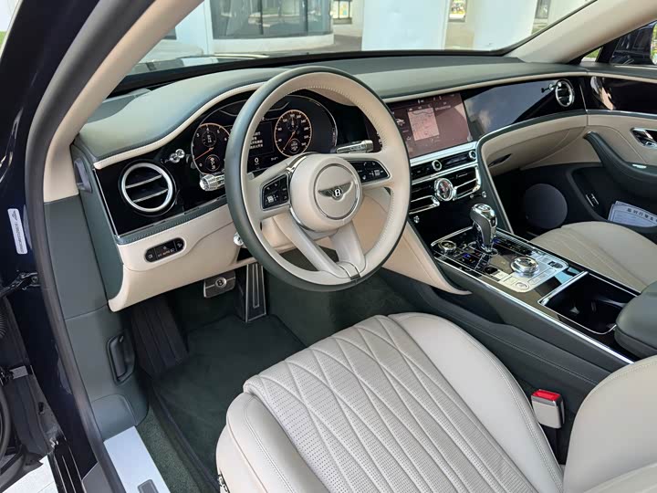 Фото 10 - Bentley Flying Spur