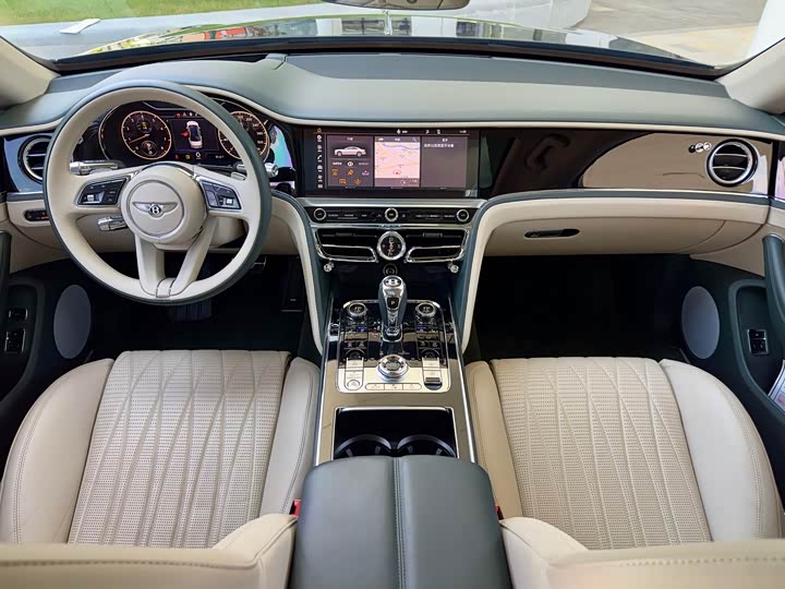 Фото 17 - Bentley Flying Spur